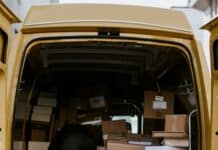 직구 금지물품 확인부터 피해상담까지 ‘소비자24’서 해결된다 brown cardboard boxes on brown cardboard box