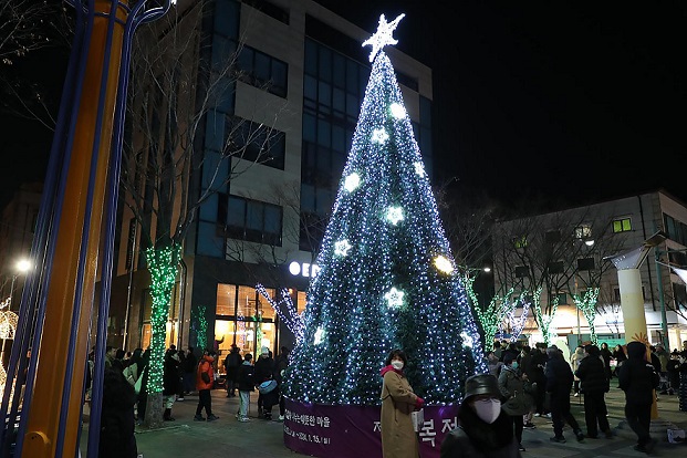 복정동-성남시 복정동 어울림 빛축제 분수광장 대형 트리(자료사진)