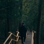 일상 속 ‘마음 챙김 걷기’, 건강과 힐링을 동시에 man walking near trees